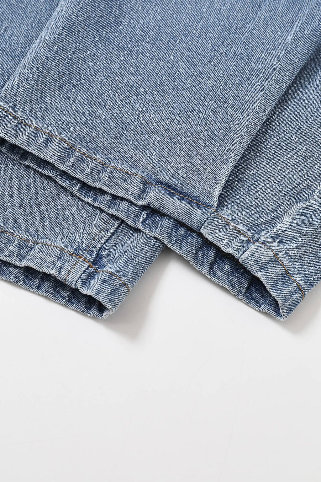 Pleated Loose Fit Jeans with Belt: Med Blue