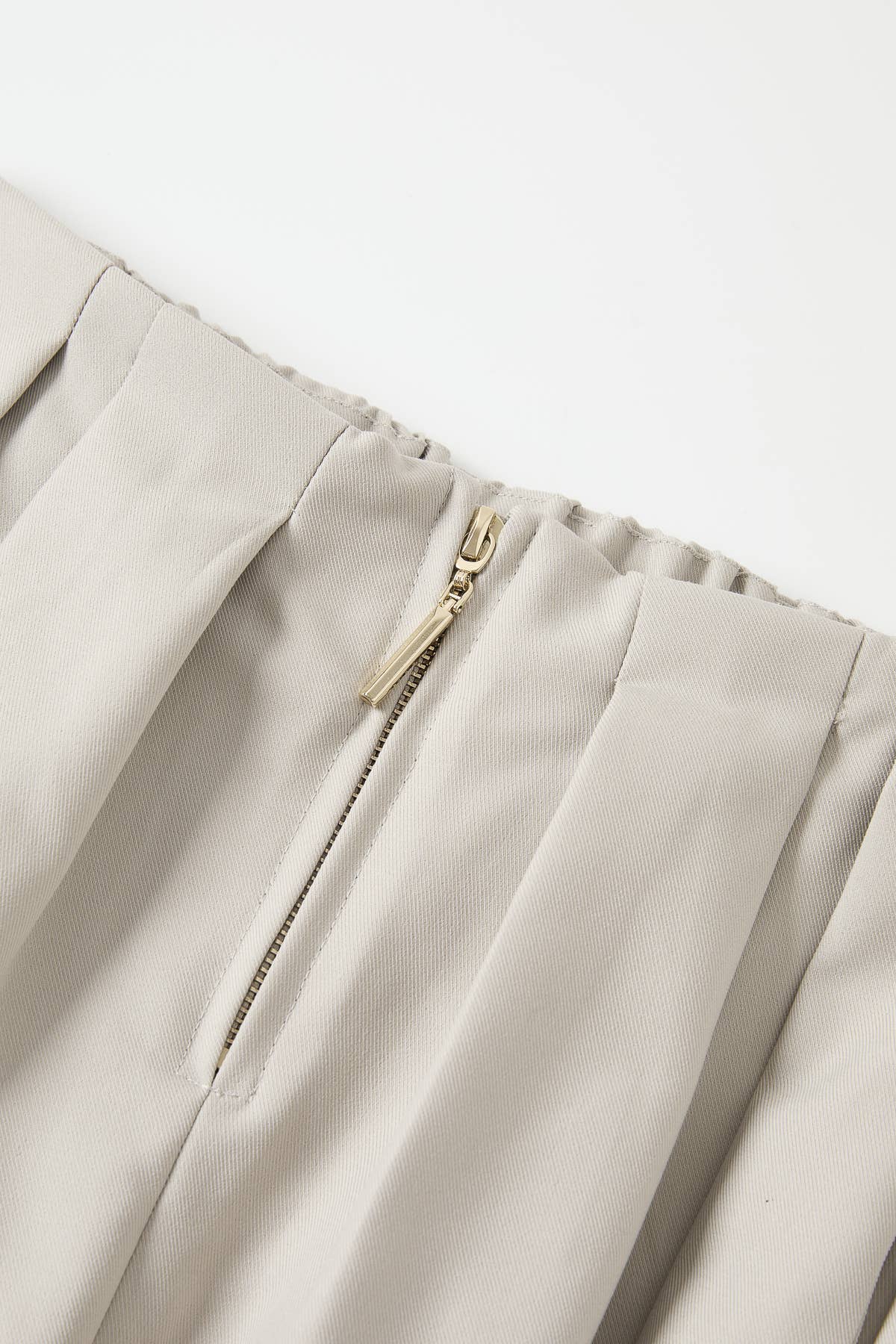 Draped Twill Wide Pants: Natural